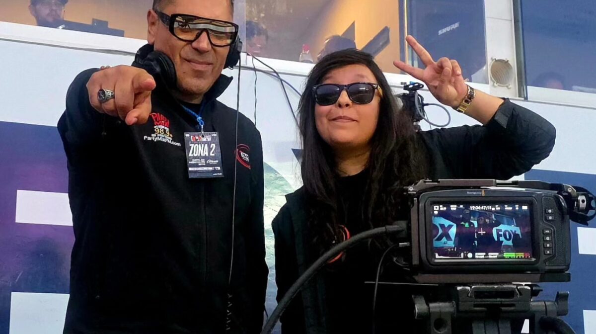 Dany Os y DJ Sam de Esquina 32 en el Estadio Caliente