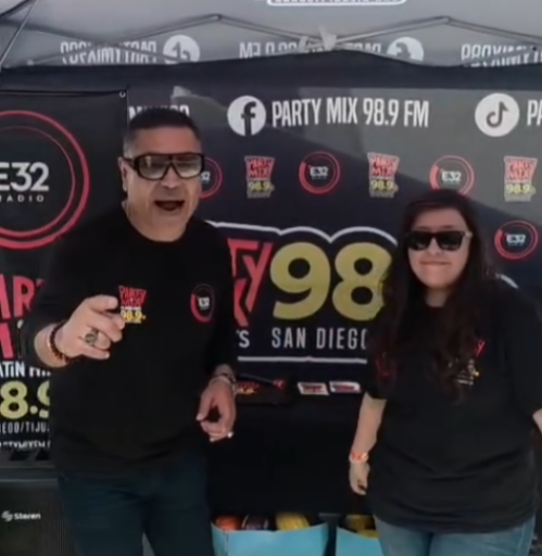 DanyOS y DJ Sam de The Party Show en Inauguración de Toros de Tijuana