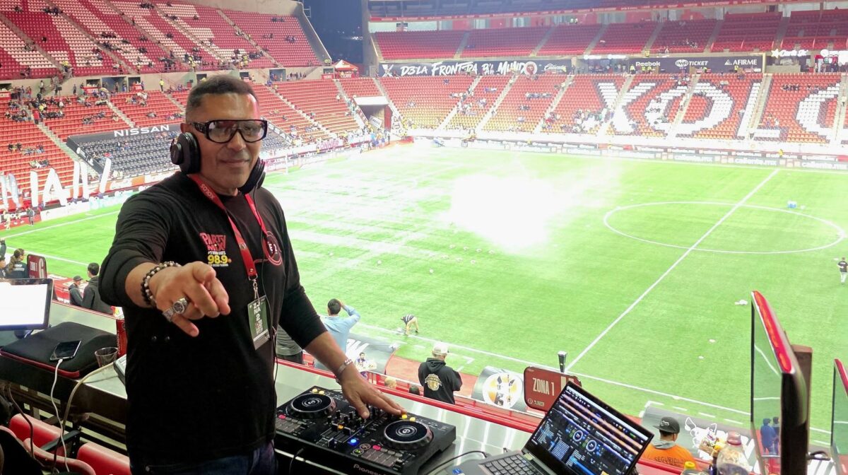danyos de the party show 98.9fn en xolos vs santos